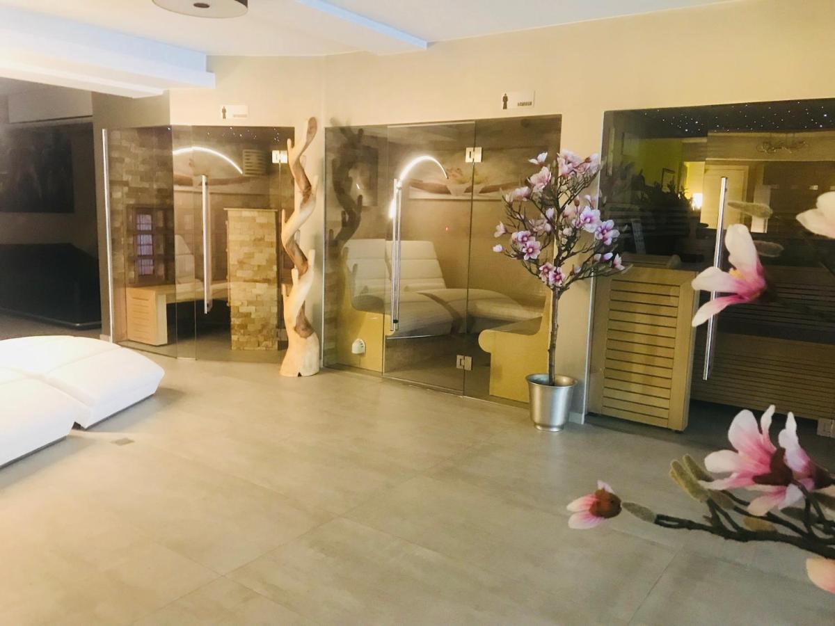 Hotel Monte Cristo Hoeselt Εξωτερικό φωτογραφία